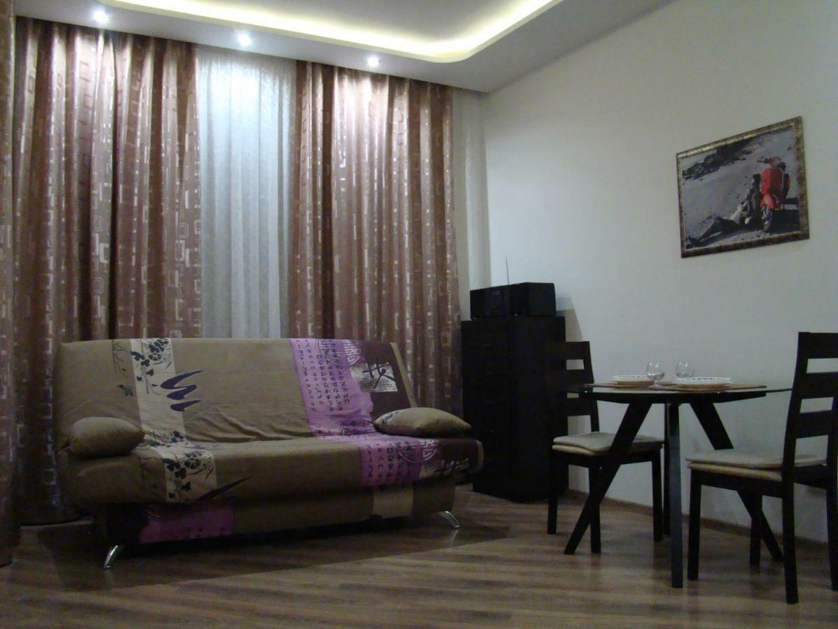 Pleasure Apartment Near Center Of Odessa Zewnętrze zdjęcie